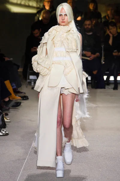 Look 35